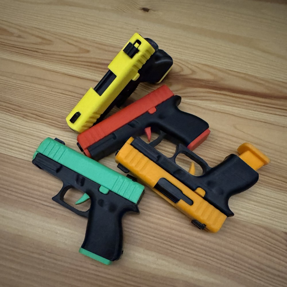 Брелок GLOCK з перезарядкою