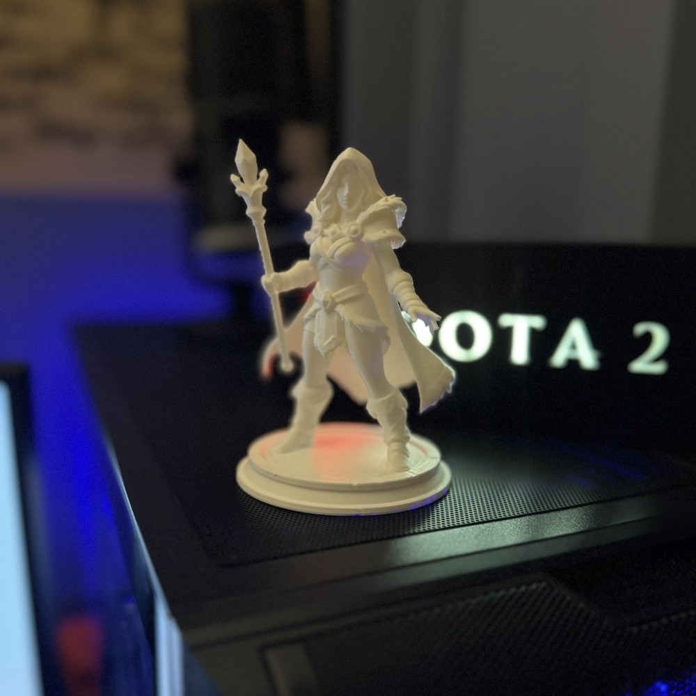 Статуетка «Crystal Maiden»