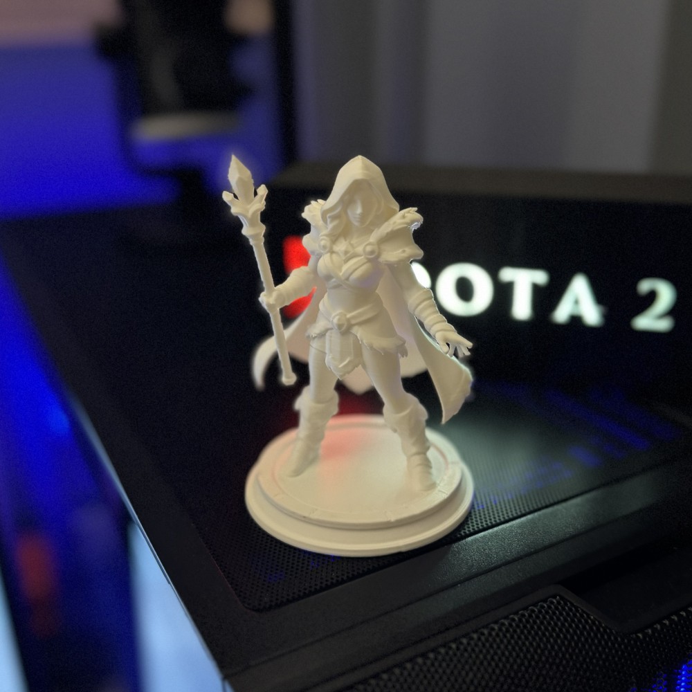 Статуетка «Crystal Maiden»
